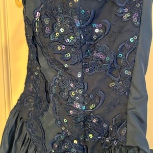 Gunnesax dress Jessica McClintock Size 9/10 vintage from 1980’s navy sequins